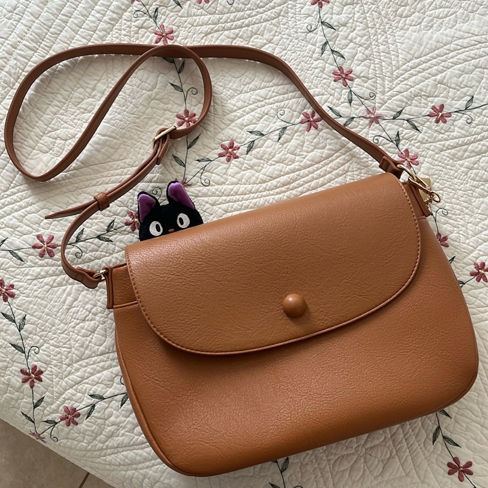 Her Universe Kiki’s Delivery Service messenger bag.